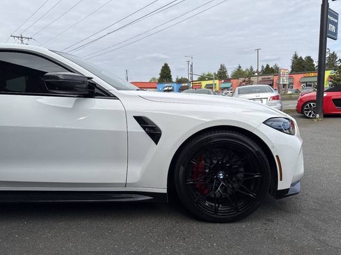 Used 2021 BMW M4 Competition w/ Executive Package RWD image 11