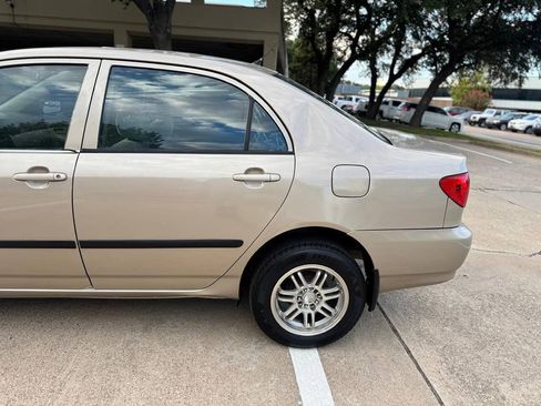 Used 2005 Toyota Corolla CE FWD image 5