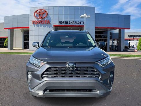 Used 2021 Toyota RAV4 XLE FWD image 2