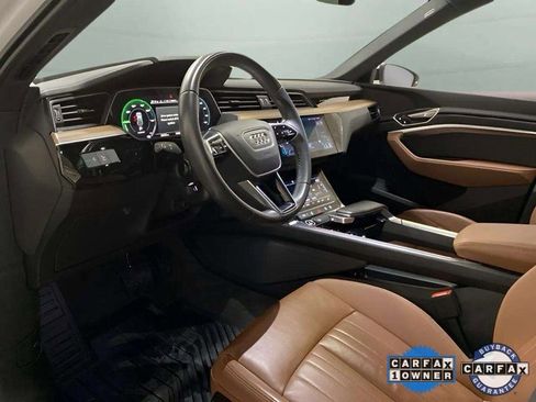 Used 2024 Audi Q8 e-tron Premium image 17