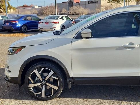 Used 2021 Nissan Rogue Sport SL w/ Premium Package image 8