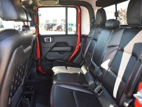 Used 2021 Jeep Gladiator Rubicon AWD/4WD image 15