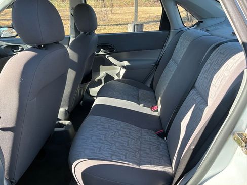 Used 2005 Ford Focus ZX4 Sedan image 24