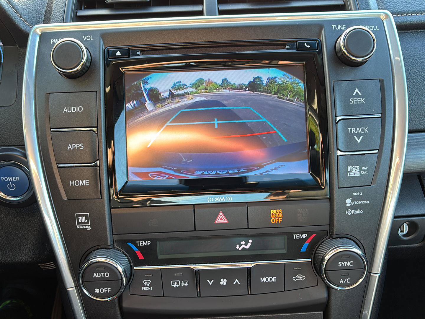 Used 2017 Toyota Camry XLE w/ Moonroof Package FWD image 30