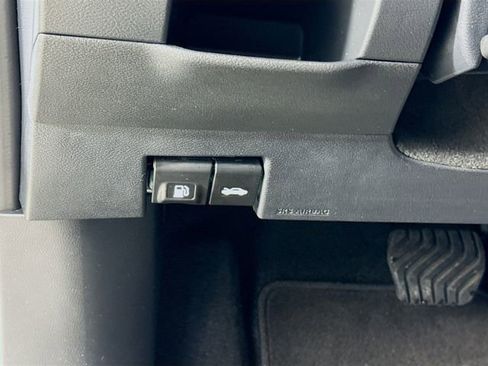 Used 2024 Nissan Kicks SV image 14