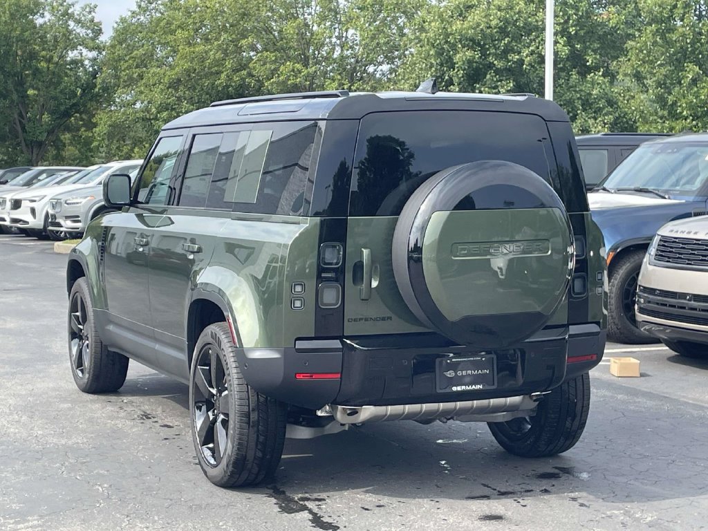 New 2026 Land Rover Defender 110 S AWD/4WD image 9