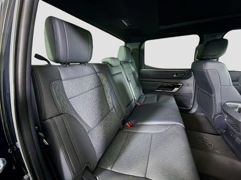 Used 2025 Toyota Tundra Limited AWD/4WD image 31