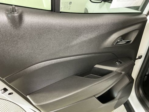 Used 2024 Chevrolet Trax RS w/ Driver Confidence Package FWD image 18