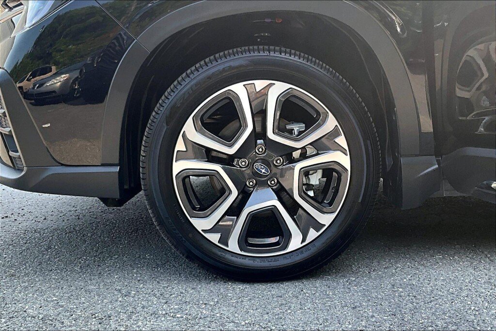 Certified 2026 Subaru Ascent Touring AWD/4WD image 17