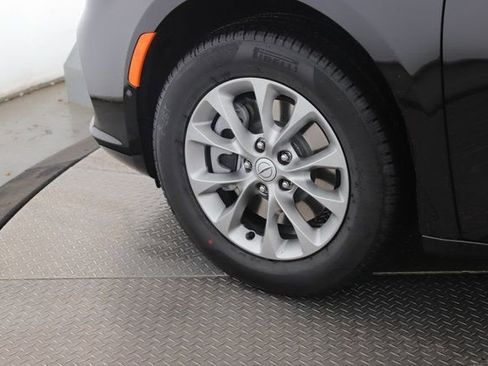New 2026 Chrysler Pacifica Select AWD/4WD image 13