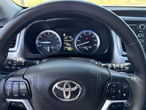 Used 2018 Toyota Highlander Limited Platinum image 39
