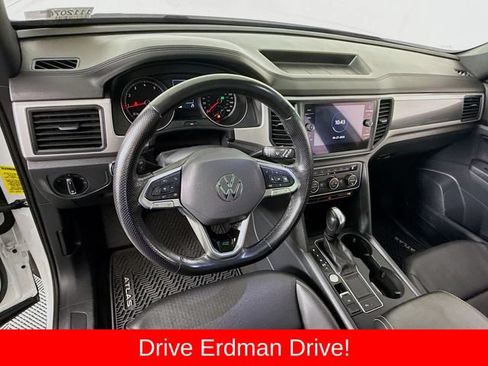 Used 2020 Volkswagen Atlas Cross Sport SE w/ Panoramic Sunroof Package FWD image 7