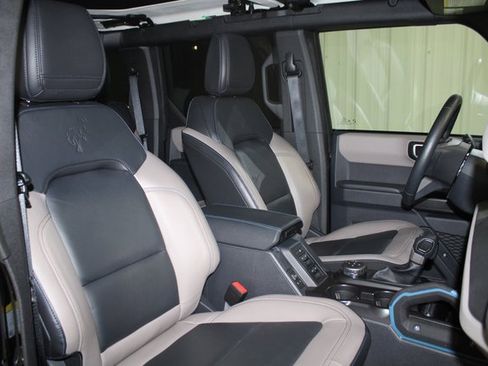 Used 2024 Ford Bronco Wildtrak image 22