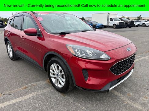 Used 2020 Ford Escape SE FWD image 1