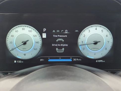 Used 2024 Hyundai Elantra Limited image 13