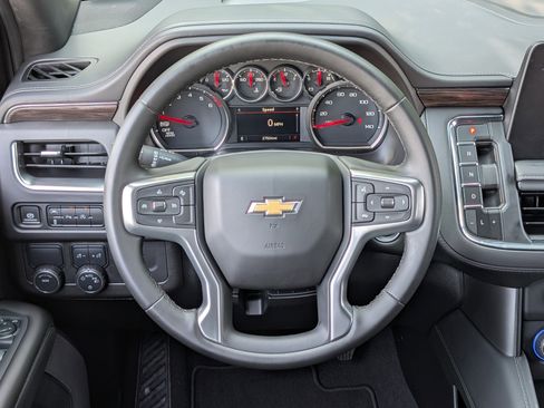 Used 2024 Chevrolet Suburban LS RWD image 25