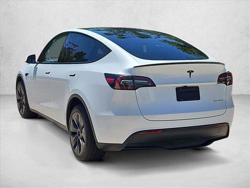Used 2025 Tesla Model Y Long Range AWD/4WD image 8