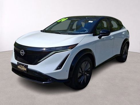 Used 2024 Nissan Ariya AWD image 3