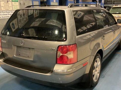 Used 2004 Volkswagen Passat GLS image 1