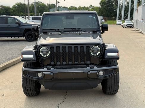 Used 2021 Jeep Wrangler Unlimited Sahara AWD/4WD image 3
