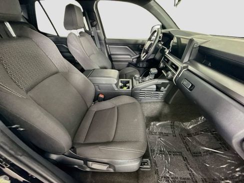 Certified 2025 Toyota 4Runner SR5 AWD/4WD image 29