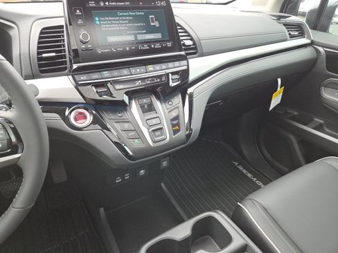 New 2026 Honda Odyssey Touring image 33