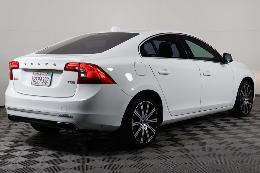 Used 2017 Volvo S60 T5 Inscription FWD image 4