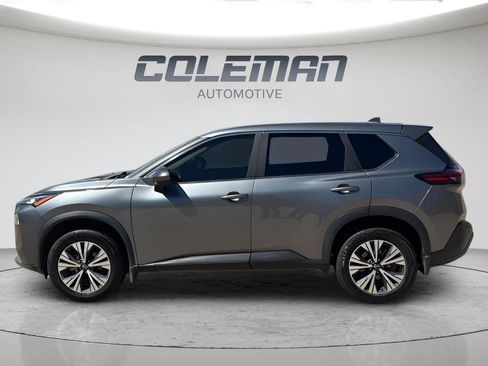 Used 2023 Nissan Rogue SV FWD image 2