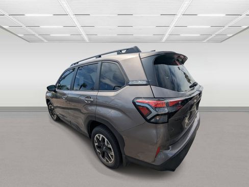 Certified 2025 Subaru Forester Premium w/ Convenience Package #2 AWD/4WD image 5