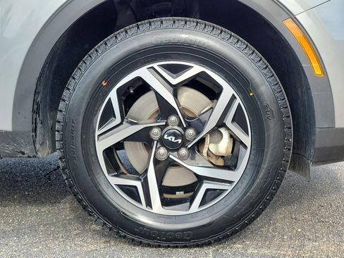 Used 2024 Kia Sportage LX image 5