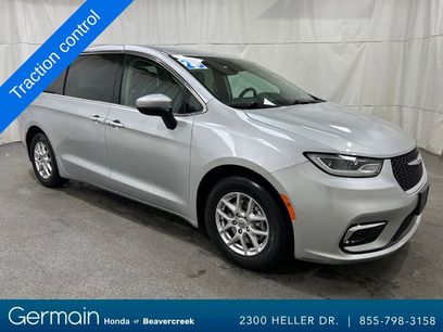 Used 2023 Chrysler Pacifica Touring-L