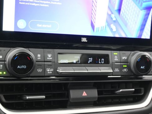 Used 2025 Toyota Grand Highlander AWD image 24