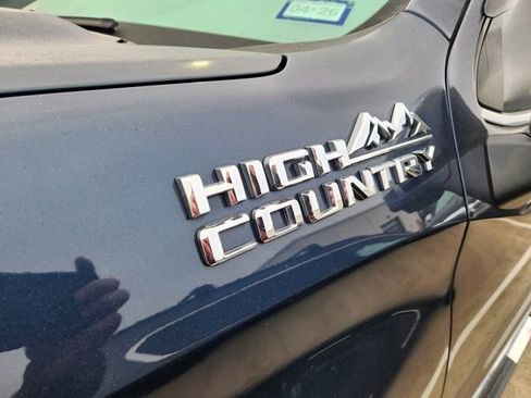 Used 2022 Chevrolet Silverado 1500 High Country image 10