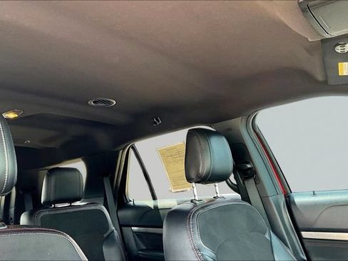 Used 2019 Ford Explorer XLT w/ Equipment Group 202A AWD/4WD image 17
