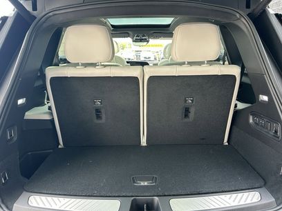 New 2026 Cadillac Vistiq Luxury