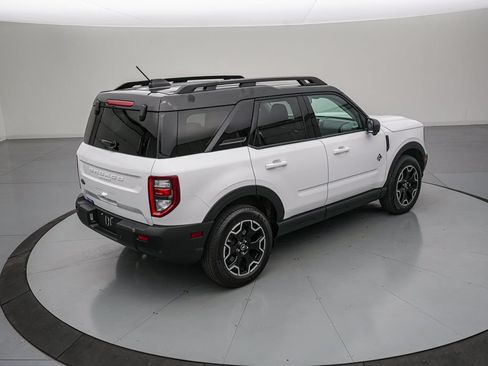Certified 2025 Ford Bronco Sport Outer Banks w/ Outer Banks Tech Package+ AWD/4WD image 4