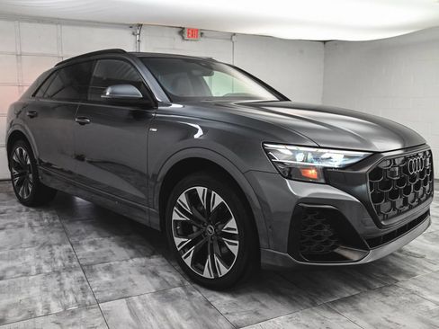 Used 2025 Audi Q8 Premium Plus w/ Premium Plus Package AWD/4WD image 3