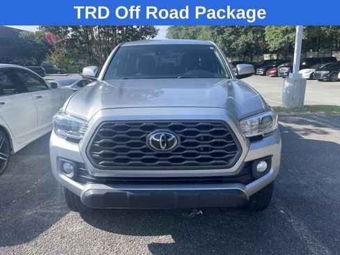 Used 2022 Toyota Tacoma TRD Off-Road RWD image 2