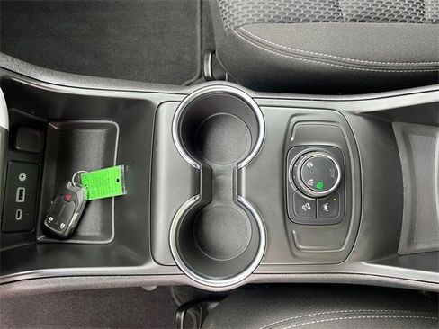 Used 2023 GMC Terrain SLE image 29