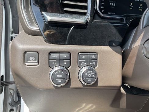 Used 2023 GMC Sierra 1500 SLT w/ SLT Premium Plus Package AWD/4WD image 23