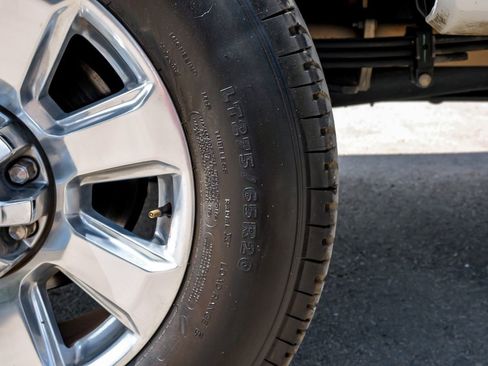 Used 2022 Ford F250 Platinum w/ FX4 Off-Road Package image 64