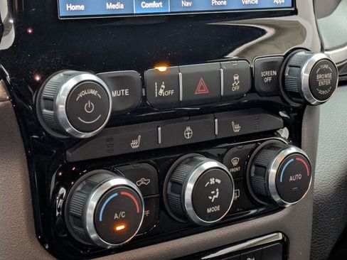 New 2024 RAM 2500 Big Horn w/ Night Edition image 33