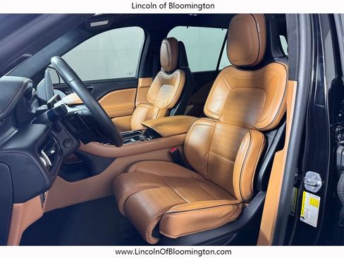 Used 2024 Lincoln Aviator Black Label w/ Jet Package AWD/4WD image 19