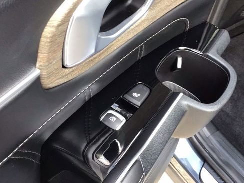 Used 2023 Kia Sorento SX Prestige image 13