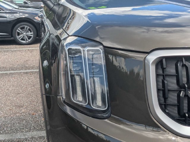Used 2024 Kia Telluride EX w/ EX Captain's Chair Package AWD/4WD image 10