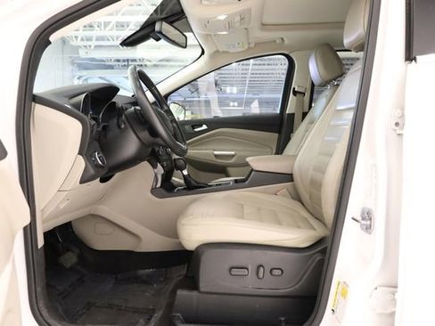 Used 2017 Ford Escape Titanium image 12