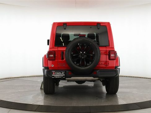 Used 2025 Jeep Wrangler Unlimited Sahara image 11