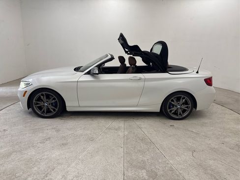 Used 2015 BMW M235i Convertible image 9