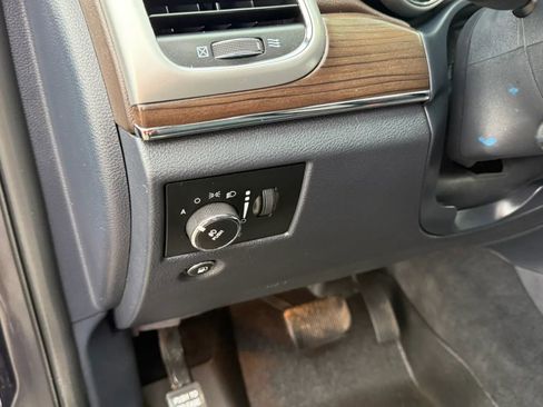 Used 2014 Jeep Grand Cherokee Overland image 17