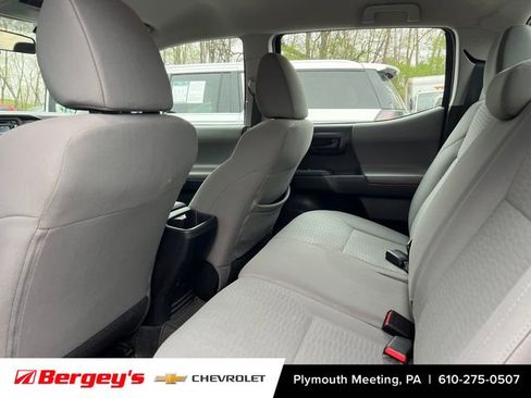 Used 2017 Toyota Tacoma SR w/ Tow Package image 5